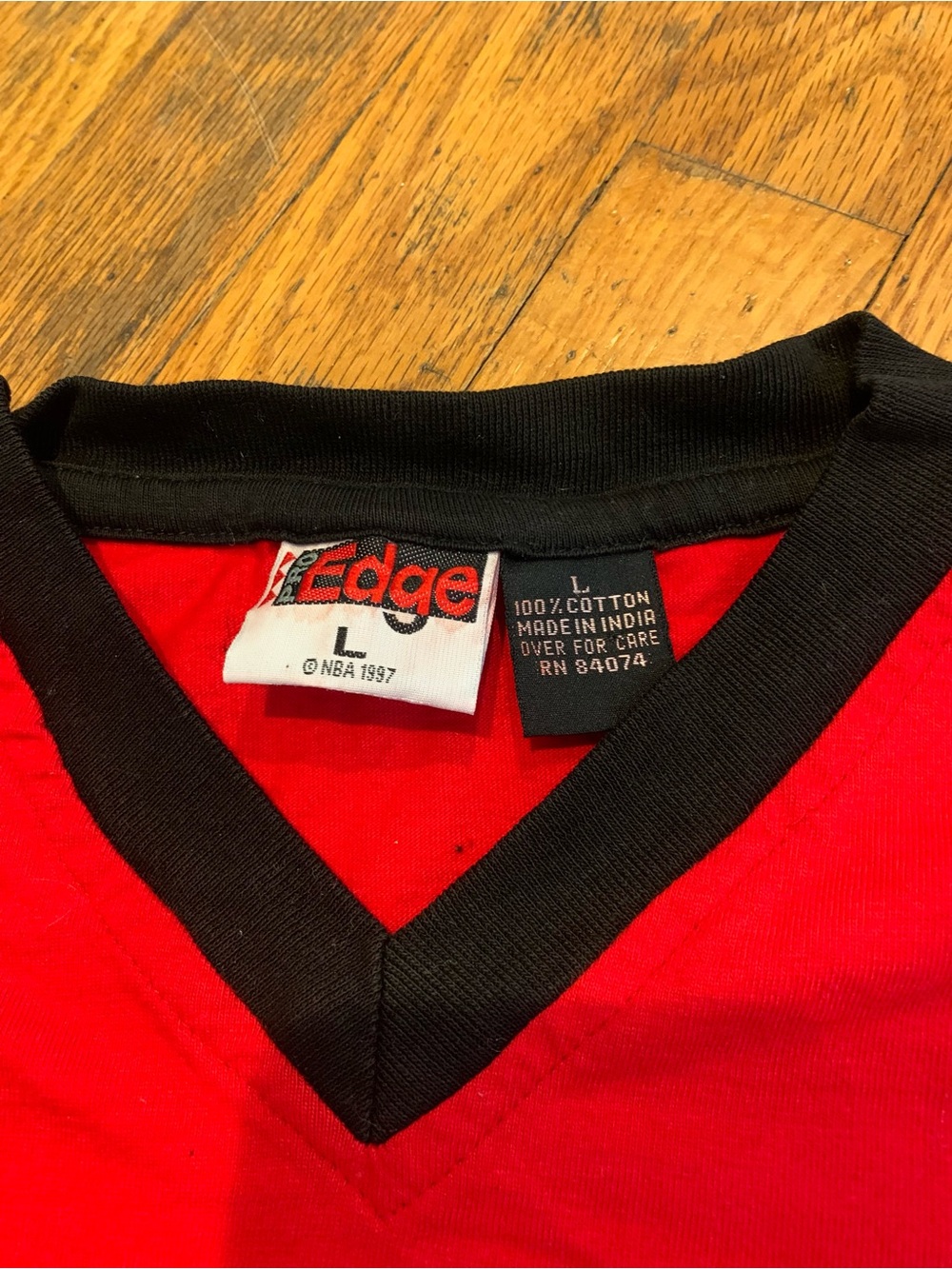 Vintage 1997 Chicago Bulls NBA V Neck Shirt - Picture 3 of 8
